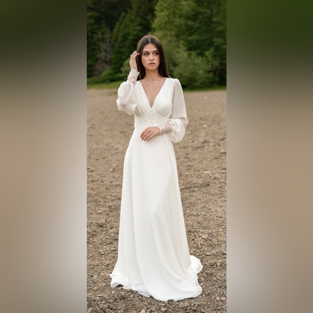 NWT Chiffon A-Line Bohemian V-neck Wedding Dress Zipper Back 24W Boho